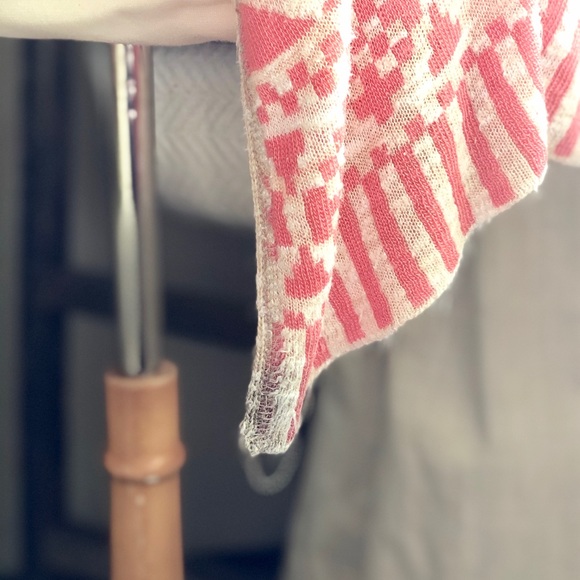 Sweater - Picture 4 of 4